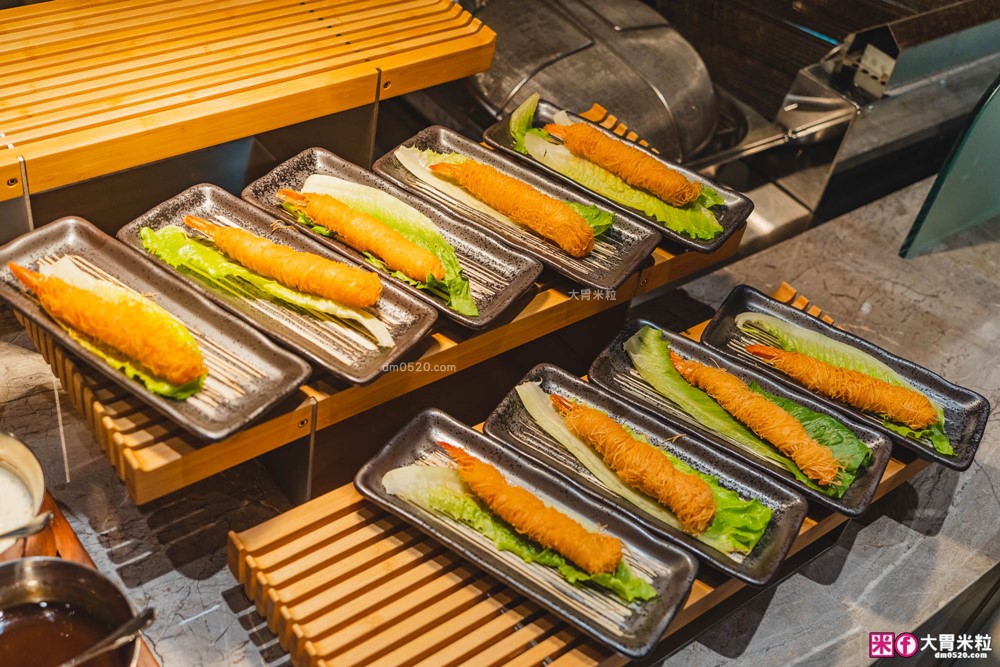 全台最難訂位Buffet登陸桃園│島語桃園台茂店菜單價位│9大主題島檯200道現做料理全攻略ｘ餐酒無限續│桃園Buffet吃到飽推薦