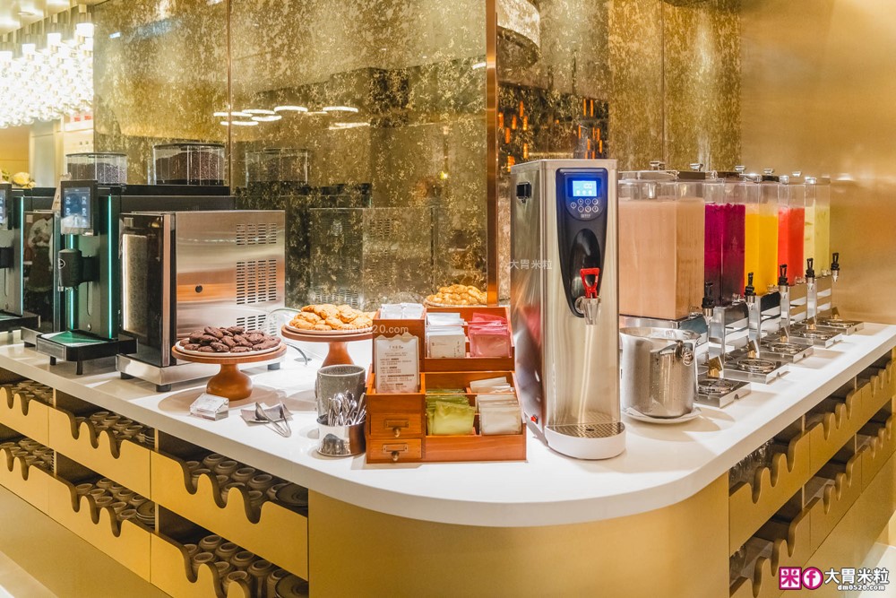 全台最難訂位Buffet登陸桃園│島語桃園台茂店菜單價位│9大主題島檯200道現做料理全攻略ｘ餐酒無限續│桃園Buffet吃到飽推薦