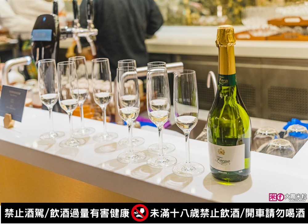 全台最難訂位Buffet登陸桃園│島語桃園台茂店菜單價位│9大主題島檯200道現做料理全攻略ｘ餐酒無限續│桃園Buffet吃到飽推薦