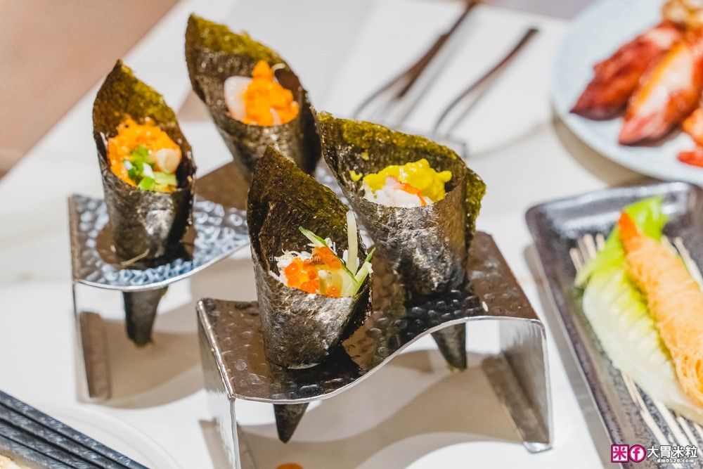 全台最難訂位Buffet登陸桃園│島語桃園台茂店菜單價位│9大主題島檯200道現做料理全攻略ｘ餐酒無限續│桃園Buffet吃到飽推薦