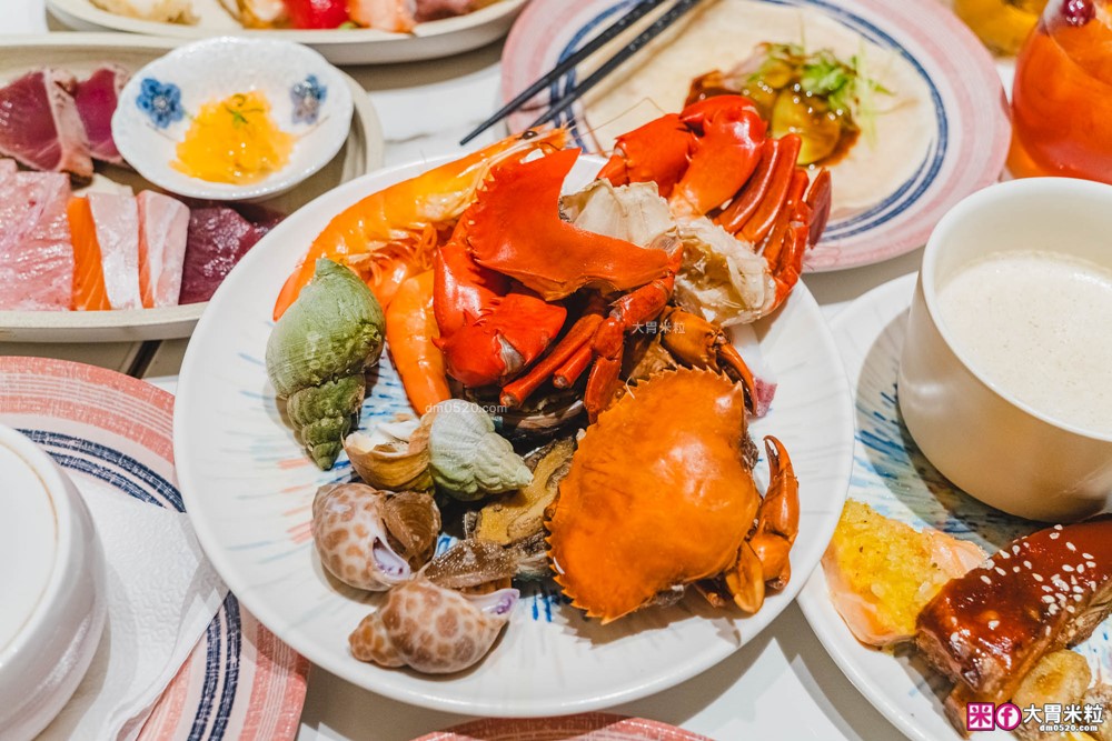 全台最難訂位Buffet登陸桃園│島語桃園台茂店菜單價位│9大主題島檯200道現做料理全攻略ｘ餐酒無限續│桃園Buffet吃到飽推薦