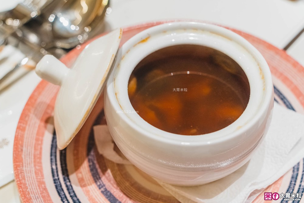 全台最難訂位Buffet登陸桃園│島語桃園台茂店菜單價位│9大主題島檯200道現做料理全攻略ｘ餐酒無限續│桃園Buffet吃到飽推薦