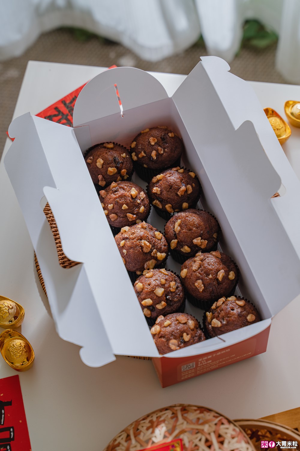 中和老字號「愛維爾手感烘培桂圓蛋糕 」滿料桂圓肉超鬆軟~退冰即食超方便 │新北伴手禮甜點推薦│中和麵包甜點推薦