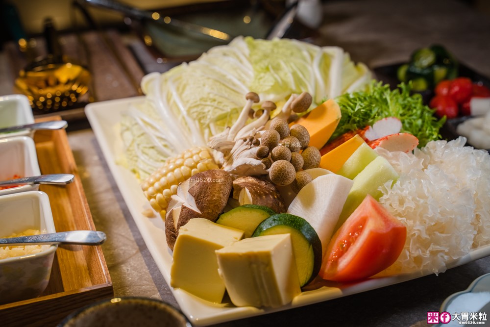 大安區頂級鍋物推薦「聚食釜台式頂級蝦湯鍋物」涮鍋超鮮甜+飯後雜炊一定要吃│信義安和站美食│台北包廂火鍋餐廳推薦