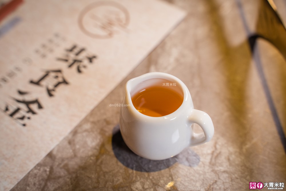 大安區頂級鍋物推薦「聚食釜台式頂級蝦湯鍋物」涮鍋超鮮甜+飯後雜炊一定要吃│信義安和站美食│台北包廂火鍋餐廳推薦