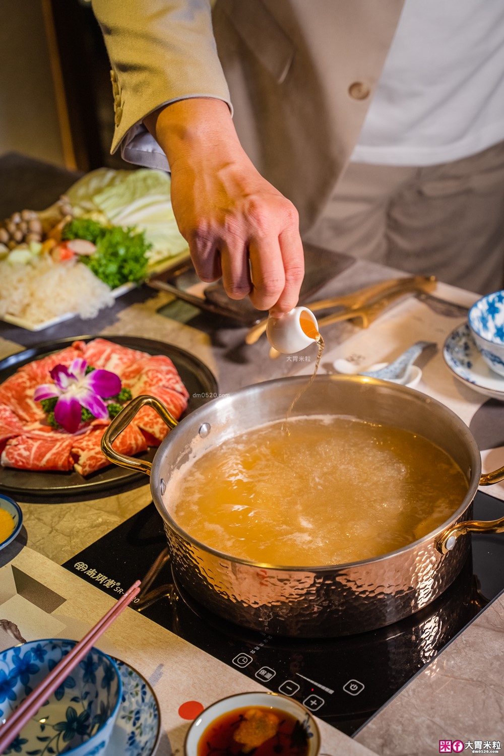 大安區頂級鍋物推薦「聚食釜台式頂級蝦湯鍋物」涮鍋超鮮甜+飯後雜炊一定要吃│信義安和站美食│台北包廂火鍋餐廳推薦