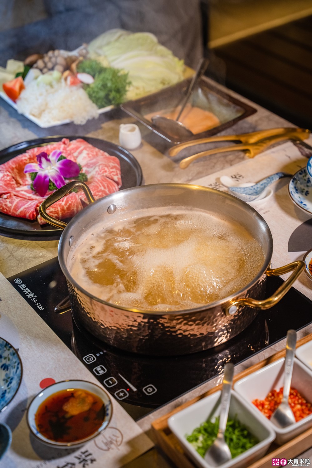 大安區頂級鍋物推薦「聚食釜台式頂級蝦湯鍋物」涮鍋超鮮甜+飯後雜炊一定要吃│信義安和站美食│台北包廂火鍋餐廳推薦