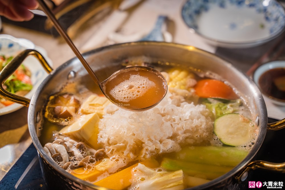 大安區頂級鍋物推薦「聚食釜台式頂級蝦湯鍋物」涮鍋超鮮甜+飯後雜炊一定要吃│信義安和站美食│台北包廂火鍋餐廳推薦