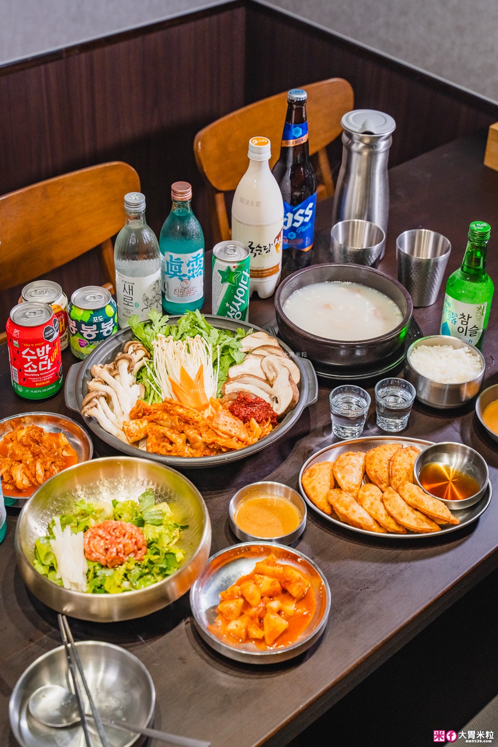 台灣也能吃到韓國醒酒湯「中央韓鍋酒舍 信義ATT店」必吃招牌牛腸火鍋+牛內臟湯+生牛肉~每月熱銷突破4萬鍋│信義ATT美食餐廳│台北宵夜推薦