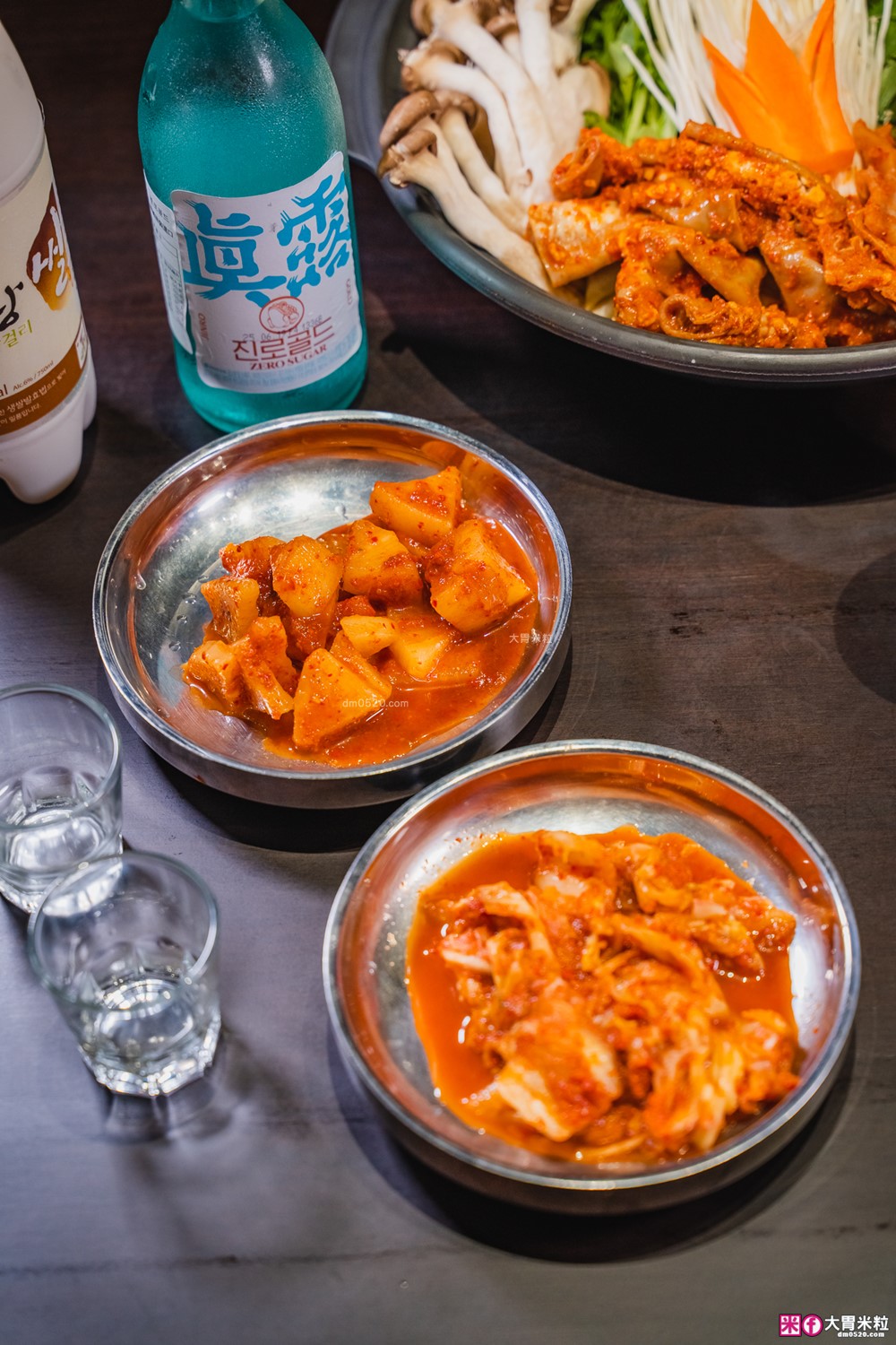 台灣也能吃到韓國醒酒湯「中央韓鍋酒舍 信義ATT店」必吃招牌牛腸火鍋+牛內臟湯+生牛肉~每月熱銷突破4萬鍋│信義ATT美食餐廳│台北宵夜推薦