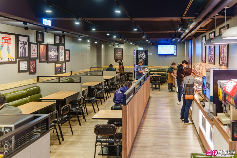 280元吃到飽「孫東寶台式牛排教父Plus-板橋國慶店」披薩/炸雞/滷肉飯/玉米濃湯無限續~免收服務費│板橋吃到飽│板橋平價牛排推薦