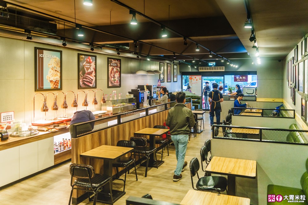 280元吃到飽「孫東寶台式牛排教父Plus-板橋國慶店」披薩/炸雞/滷肉飯/玉米濃湯無限續~免收服務費│板橋吃到飽│板橋平價牛排推薦