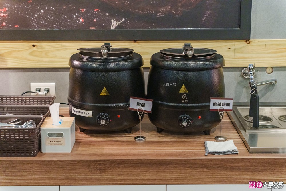 280元吃到飽「孫東寶台式牛排教父Plus-板橋國慶店」披薩/炸雞/滷肉飯/玉米濃湯無限續~免收服務費│板橋吃到飽│板橋平價牛排推薦