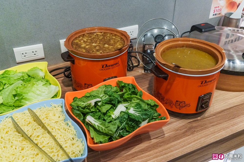 280元吃到飽「孫東寶台式牛排教父Plus-板橋國慶店」披薩/炸雞/滷肉飯/玉米濃湯無限續~免收服務費│板橋吃到飽│板橋平價牛排推薦