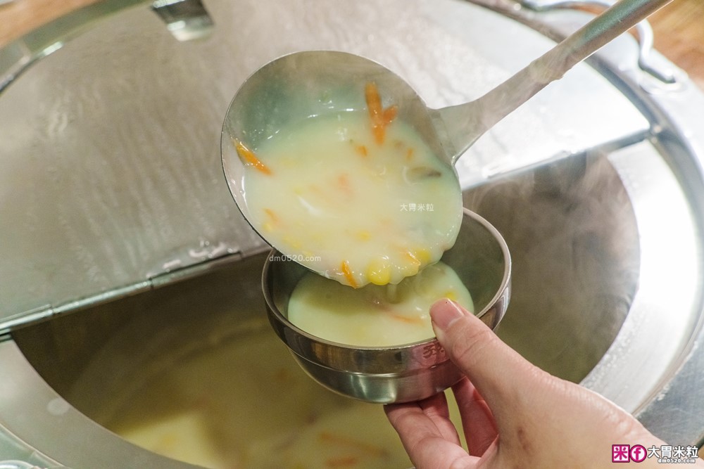 280元吃到飽「孫東寶台式牛排教父Plus-板橋國慶店」披薩/炸雞/滷肉飯/玉米濃湯無限續~免收服務費│板橋吃到飽│板橋平價牛排推薦