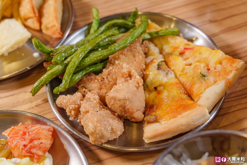 280元吃到飽「孫東寶台式牛排教父Plus-板橋國慶店」披薩/炸雞/滷肉飯/玉米濃湯無限續~免收服務費│板橋吃到飽│板橋平價牛排推薦