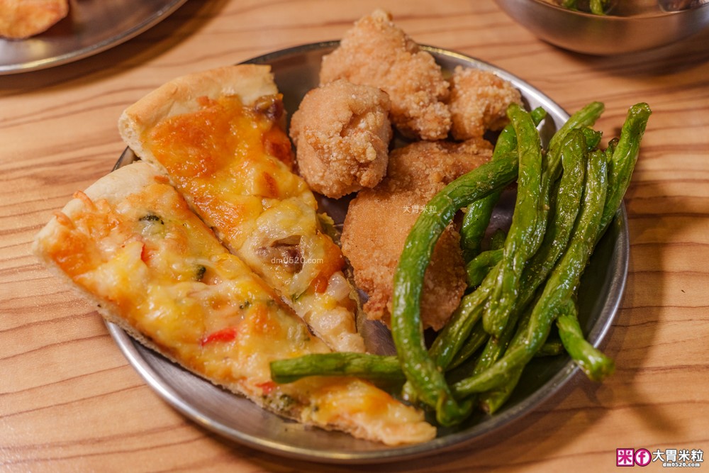 280元吃到飽「孫東寶台式牛排教父Plus-板橋國慶店」披薩/炸雞/滷肉飯/玉米濃湯無限續~免收服務費│板橋吃到飽│板橋平價牛排推薦