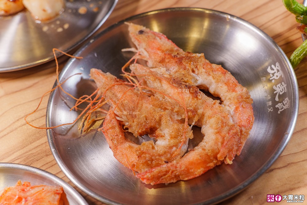 280元吃到飽「孫東寶台式牛排教父Plus-板橋國慶店」披薩/炸雞/滷肉飯/玉米濃湯無限續~免收服務費│板橋吃到飽│板橋平價牛排推薦