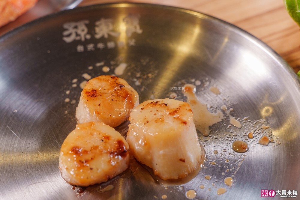 280元吃到飽「孫東寶台式牛排教父Plus-板橋國慶店」披薩/炸雞/滷肉飯/玉米濃湯無限續~免收服務費│板橋吃到飽│板橋平價牛排推薦