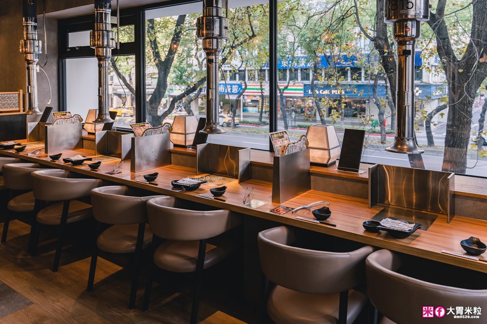 台北中山燒肉新地標「北海道旭川成吉思汗大黑屋」蒙古烤羊肉+北海道夢幻米~軟嫩到像和牛│台北中山區美食