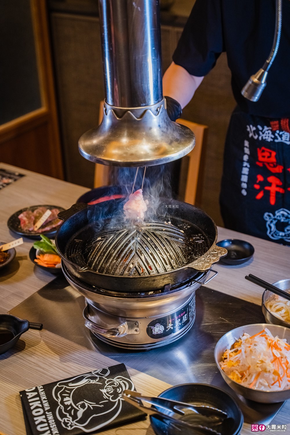 台北中山燒肉新地標「北海道旭川成吉思汗大黑屋」蒙古烤羊肉+北海道夢幻米~軟嫩到像和牛│台北中山區美食