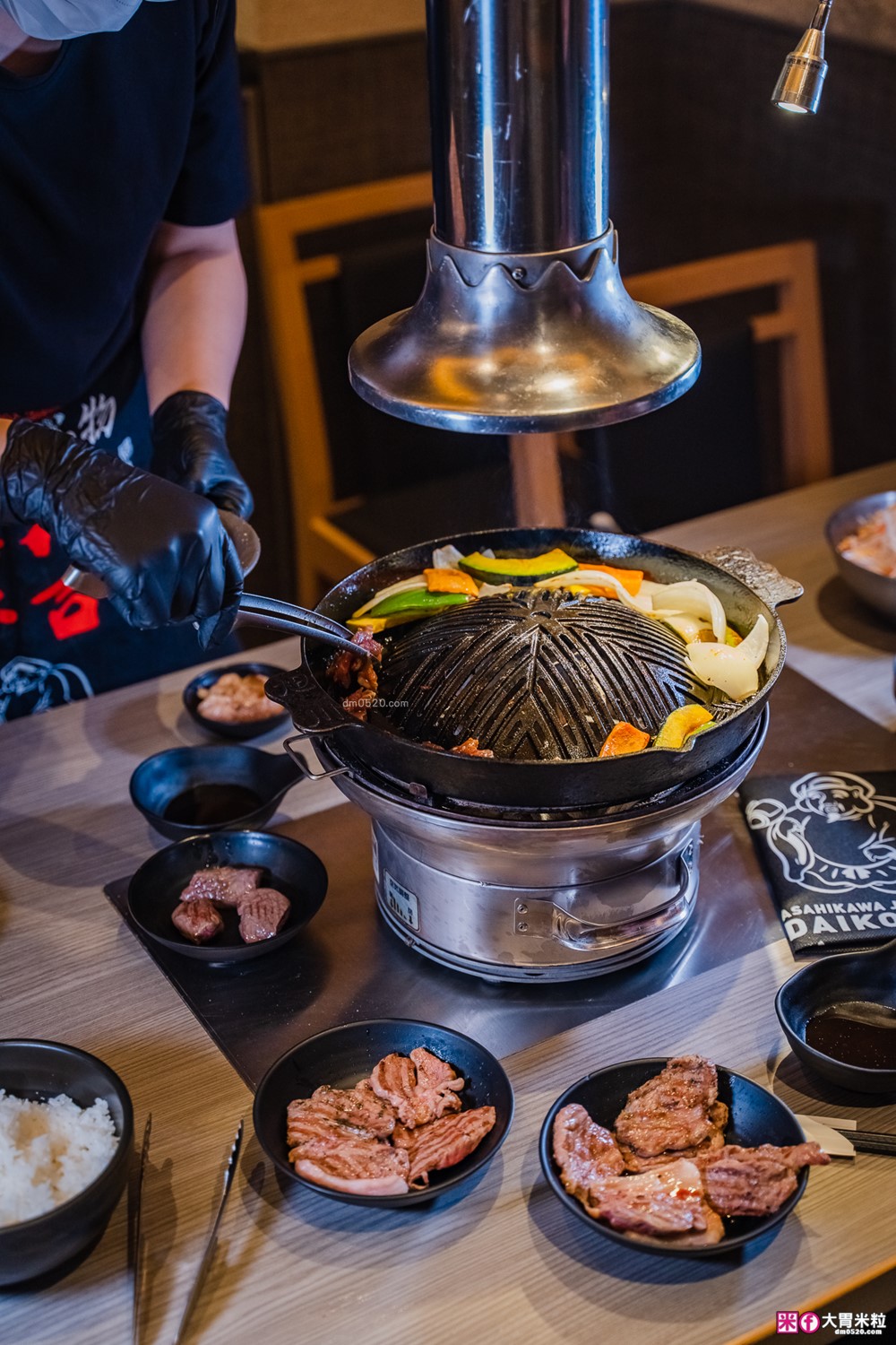 台北中山燒肉新地標「北海道旭川成吉思汗大黑屋」蒙古烤羊肉+北海道夢幻米~軟嫩到像和牛│台北中山區美食