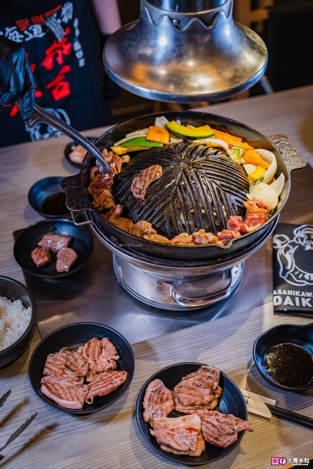 台北中山燒肉新地標「北海道旭川成吉思汗大黑屋」蒙古烤羊肉+北海道夢幻米~軟嫩到像和牛│台北中山區美食