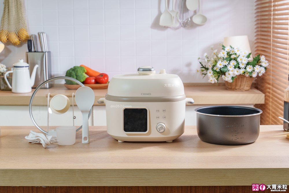 上班族晚餐救星「奇美4L微電腦智慧變壓全能鍋」煮飯最快8分鐘一鍋搞定~12道模式煮滷燉炒一鍋搞定