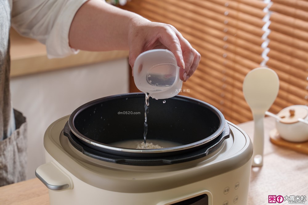 上班族晚餐救星「奇美4L微電腦智慧變壓全能鍋」煮飯最快8分鐘一鍋搞定~12道模式煮滷燉炒一鍋搞定