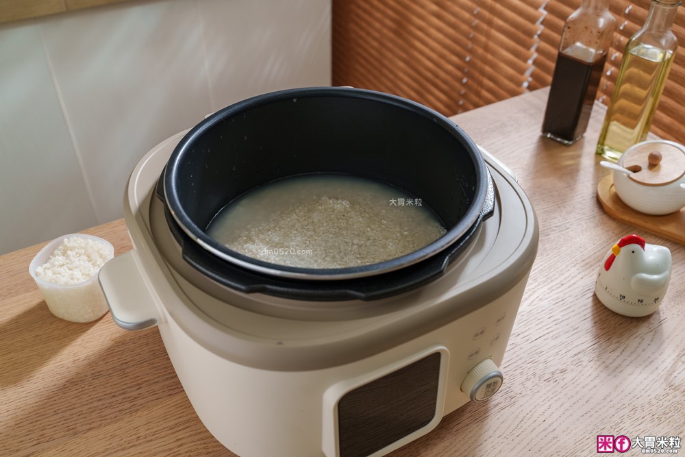 上班族晚餐救星「奇美4L微電腦智慧變壓全能鍋」煮飯最快8分鐘一鍋搞定~12道模式煮滷燉炒一鍋搞定