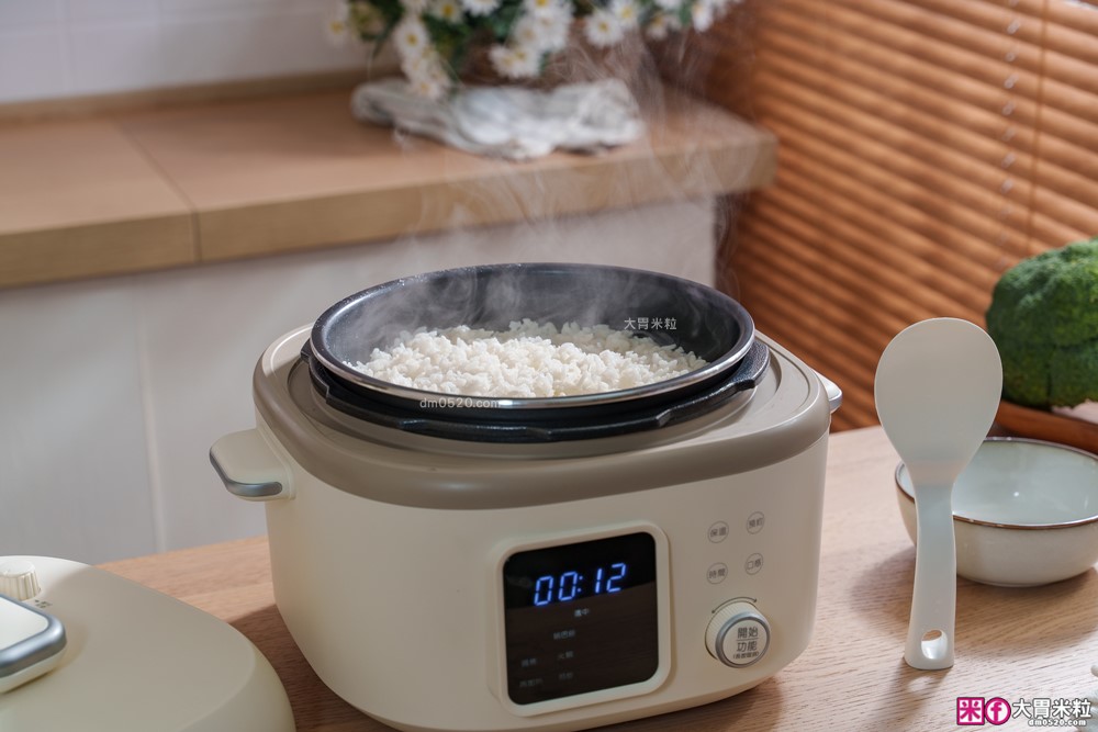 上班族晚餐救星「奇美4L微電腦智慧變壓全能鍋」煮飯最快8分鐘一鍋搞定~12道模式煮滷燉炒一鍋搞定