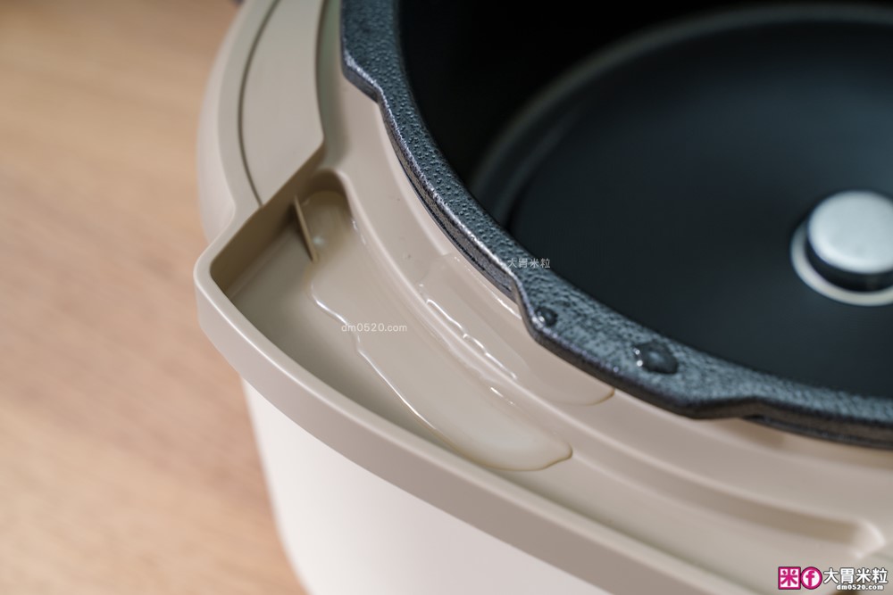 上班族晚餐救星「奇美4L微電腦智慧變壓全能鍋」煮飯最快8分鐘一鍋搞定~12道模式煮滷燉炒一鍋搞定