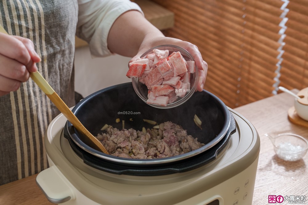 上班族晚餐救星「奇美4L微電腦智慧變壓全能鍋」煮飯最快8分鐘一鍋搞定~12道模式煮滷燉炒一鍋搞定