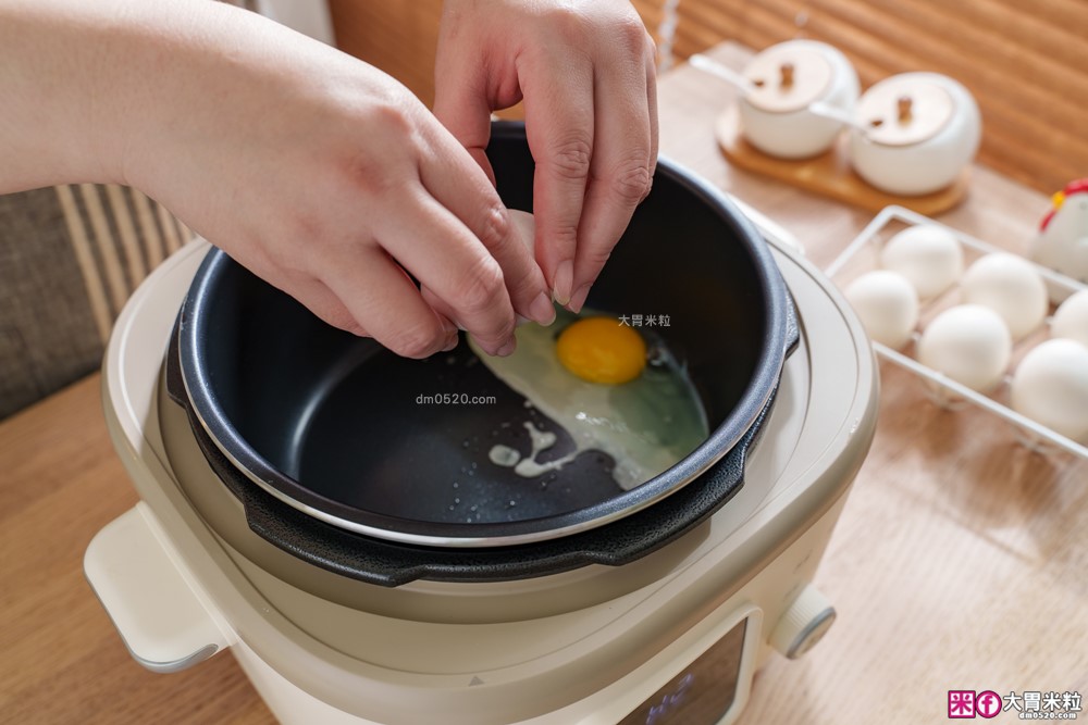 上班族晚餐救星「奇美4L微電腦智慧變壓全能鍋」煮飯最快8分鐘一鍋搞定~12道模式煮滷燉炒一鍋搞定