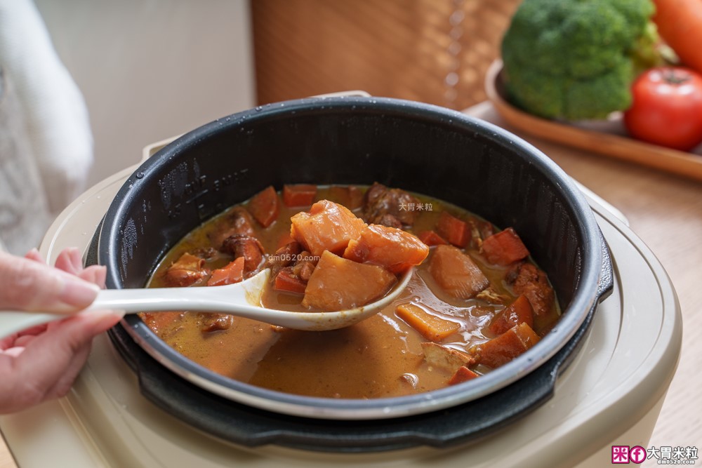 上班族晚餐救星「奇美4L微電腦智慧變壓全能鍋」煮飯最快8分鐘一鍋搞定~12道模式煮滷燉炒一鍋搞定