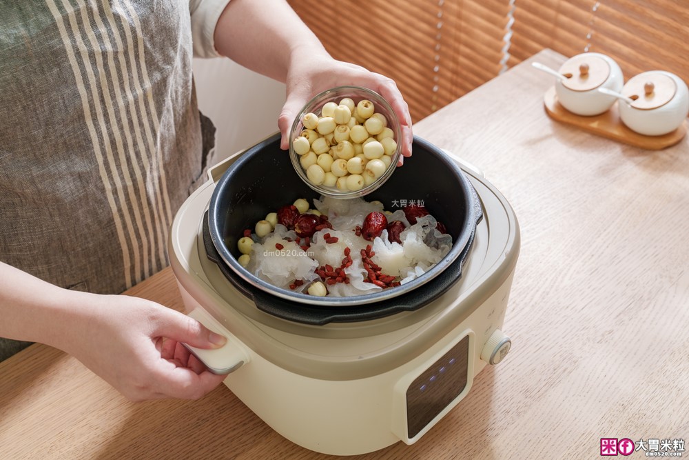 上班族晚餐救星「奇美4L微電腦智慧變壓全能鍋」煮飯最快8分鐘一鍋搞定~12道模式煮滷燉炒一鍋搞定