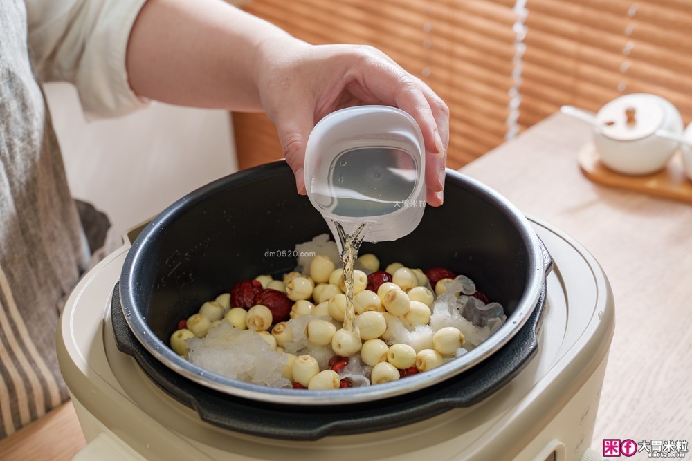 上班族晚餐救星「奇美4L微電腦智慧變壓全能鍋」煮飯最快8分鐘一鍋搞定~12道模式煮滷燉炒一鍋搞定