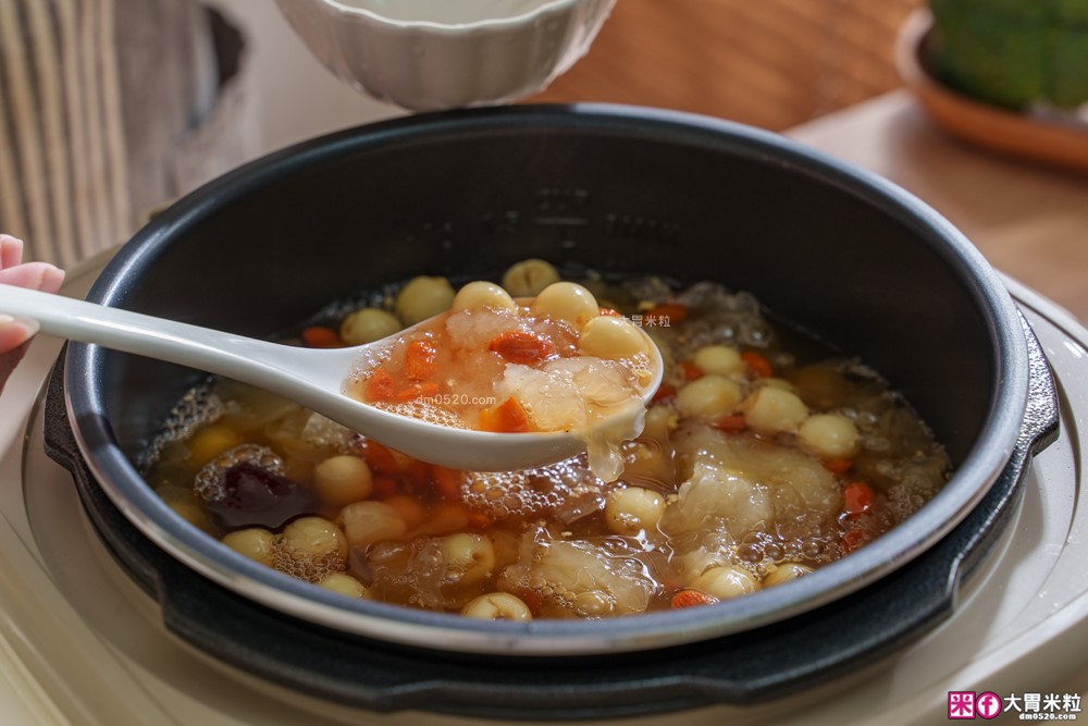 上班族晚餐救星「奇美4L微電腦智慧變壓全能鍋」煮飯最快8分鐘一鍋搞定~12道模式煮滷燉炒一鍋搞定