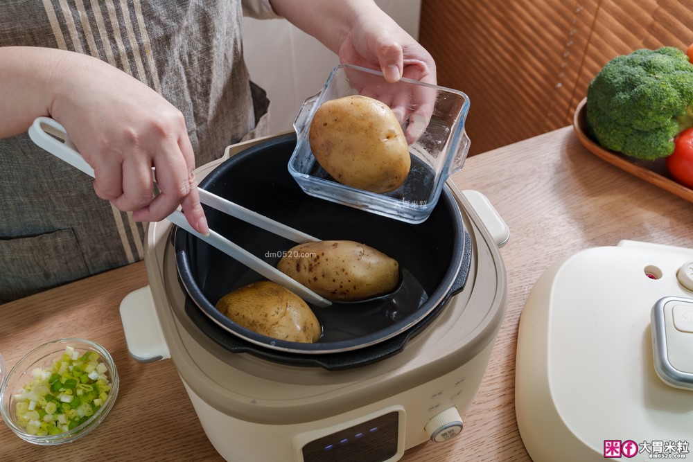 上班族晚餐救星「奇美4L微電腦智慧變壓全能鍋」煮飯最快8分鐘一鍋搞定~12道模式煮滷燉炒一鍋搞定