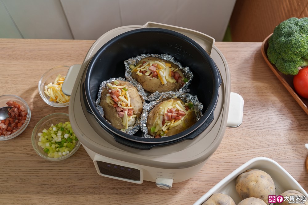 上班族晚餐救星「奇美4L微電腦智慧變壓全能鍋」煮飯最快8分鐘一鍋搞定~12道模式煮滷燉炒一鍋搞定