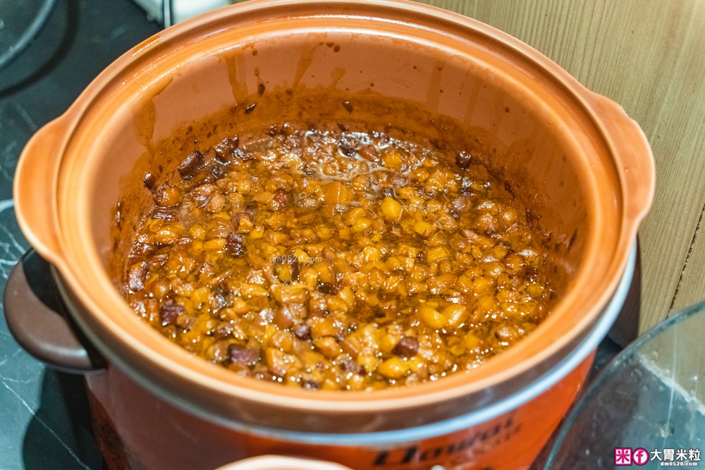 築間火鍋16周年全新菜單~380元起享受海陸雙拼+蔬菜自助吧吃到飽│築間火鍋2026菜單│台北火鍋吃到飽推薦