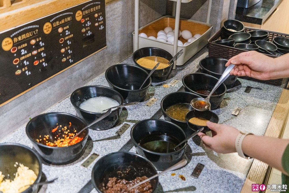 築間火鍋16周年全新菜單~380元起享受海陸雙拼+蔬菜自助吧吃到飽│築間火鍋2026菜單│台北火鍋吃到飽推薦