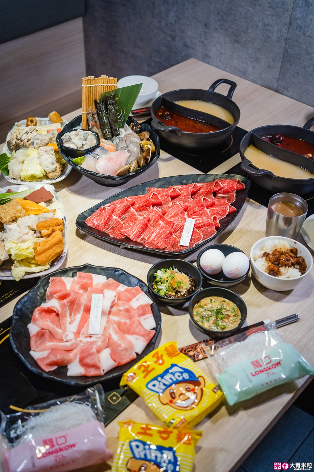 築間火鍋16周年全新菜單~380元起享受海陸雙拼+蔬菜自助吧吃到飽│築間火鍋2026菜單│台北火鍋吃到飽推薦