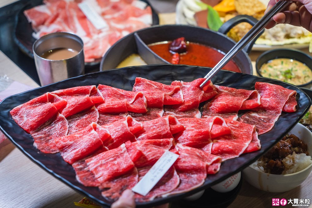 築間火鍋16周年全新菜單~380元起享受海陸雙拼+蔬菜自助吧吃到飽│築間火鍋2026菜單│台北火鍋吃到飽推薦