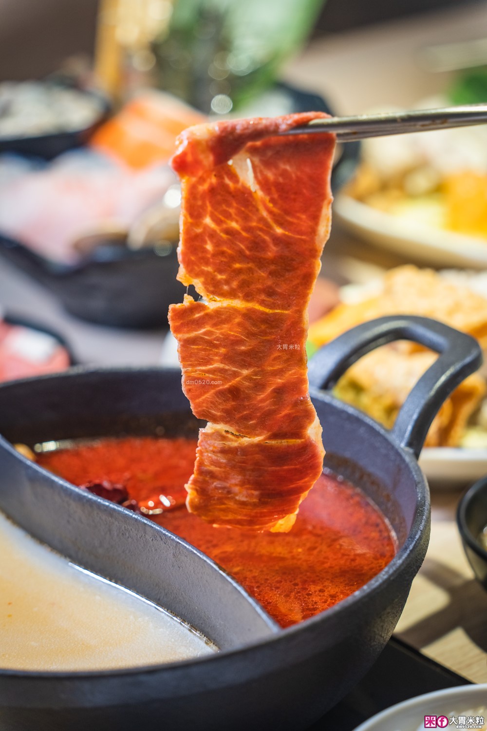 築間火鍋16周年全新菜單~380元起享受海陸雙拼+蔬菜自助吧吃到飽│築間火鍋2026菜單│台北火鍋吃到飽推薦