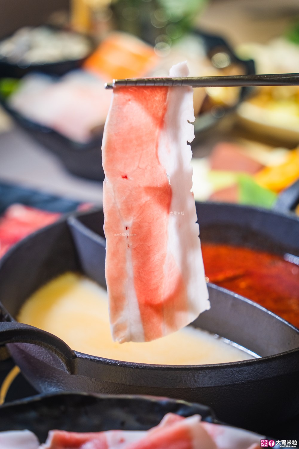 築間火鍋16周年全新菜單~380元起享受海陸雙拼+蔬菜自助吧吃到飽│築間火鍋2026菜單│台北火鍋吃到飽推薦