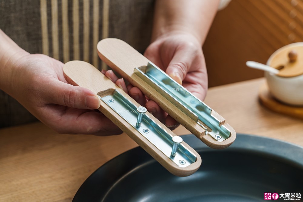 日本大阪70年鍛鐵老舖！山水「MIRAIKU黑御鍋」免開鍋/零塗層/鍋盤合一，料理秒變餐盤│日式鐵鍋推薦│露營鐵鍋推薦