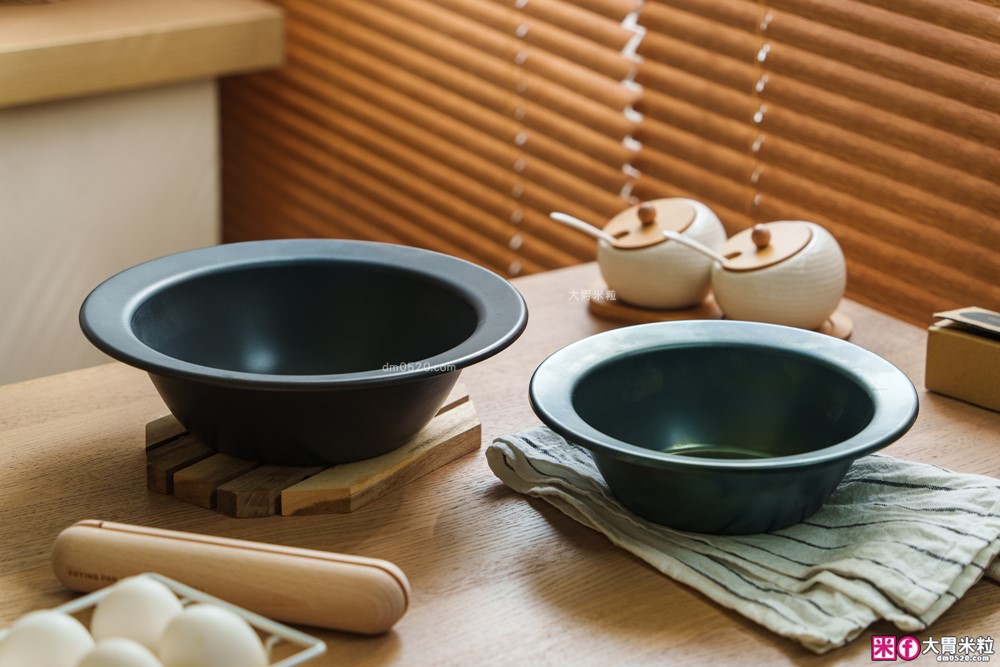 日本大阪70年鍛鐵老舖！山水「MIRAIKU黑御鍋」免開鍋/零塗層/鍋盤合一，料理秒變餐盤│日式鐵鍋推薦│露營鐵鍋推薦