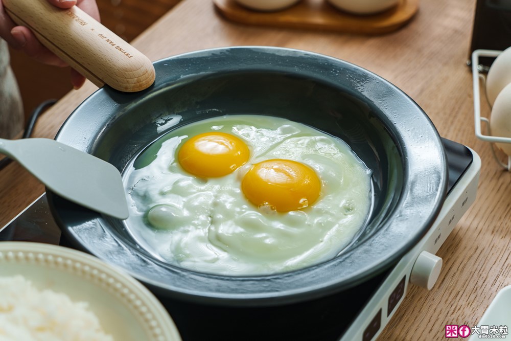 日本大阪70年鍛鐵老舖！山水「MIRAIKU黑御鍋」免開鍋/零塗層/鍋盤合一，料理秒變餐盤│日式鐵鍋推薦│露營鐵鍋推薦