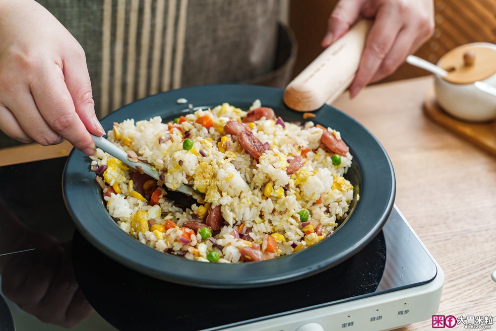 日本大阪70年鍛鐵老舖！山水「MIRAIKU黑御鍋」免開鍋/零塗層/鍋盤合一，料理秒變餐盤│日式鐵鍋推薦│露營鐵鍋推薦